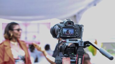 Pixabay von Pexels „Camera Equipment Interview“ (ID 1867184), unter Pixabay-Lizenz frei verwendbar.